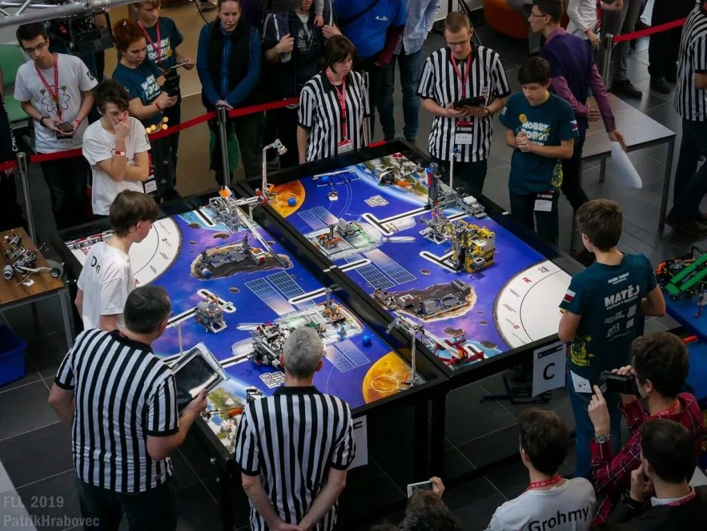 FIRST LEGO League. Ako legom nadchnúť pre vedu a technológie FIRST LEGO League. Ako legom nadchnúť pre vedu a technológie